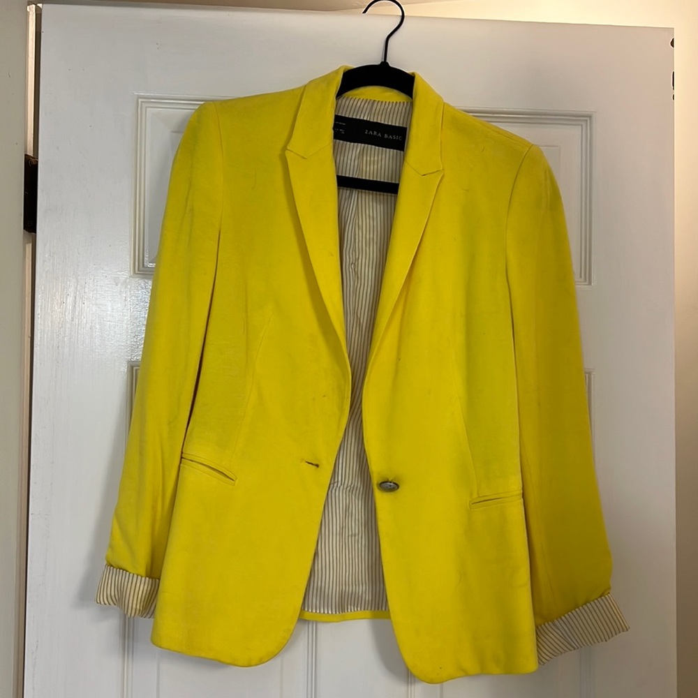 Zara yellow blazer, size small, good condition